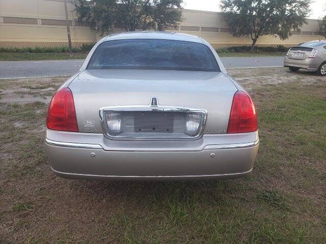 2003 Lincoln Town Car for sale at We Buy & Sell Cars Inc in Orlando, FL