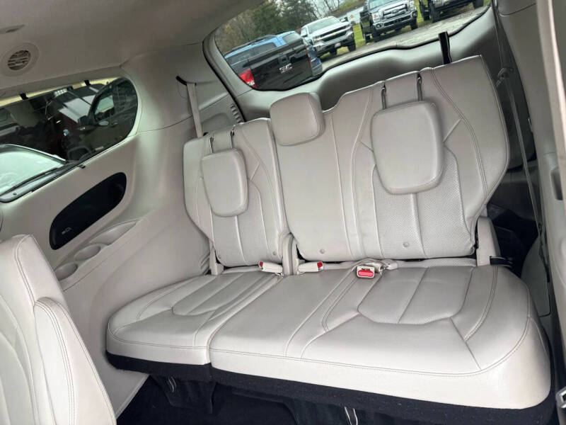 2017 Chrysler Pacifica Touring-L Plus