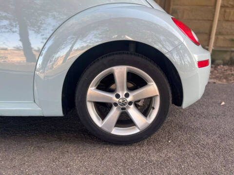 2010 Volkswagen New Beetle Base PZEV