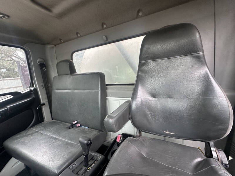 2017 Hino 268A