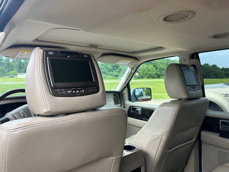 2015 Lincoln Navigator Base photo 5