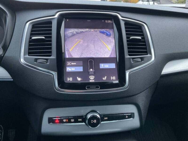 2016 Volvo XC90 T6 Momentum