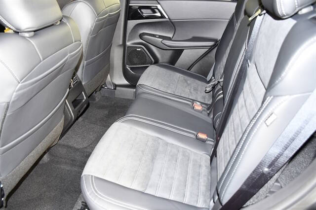 2026 Mitsubishi Outlander LE