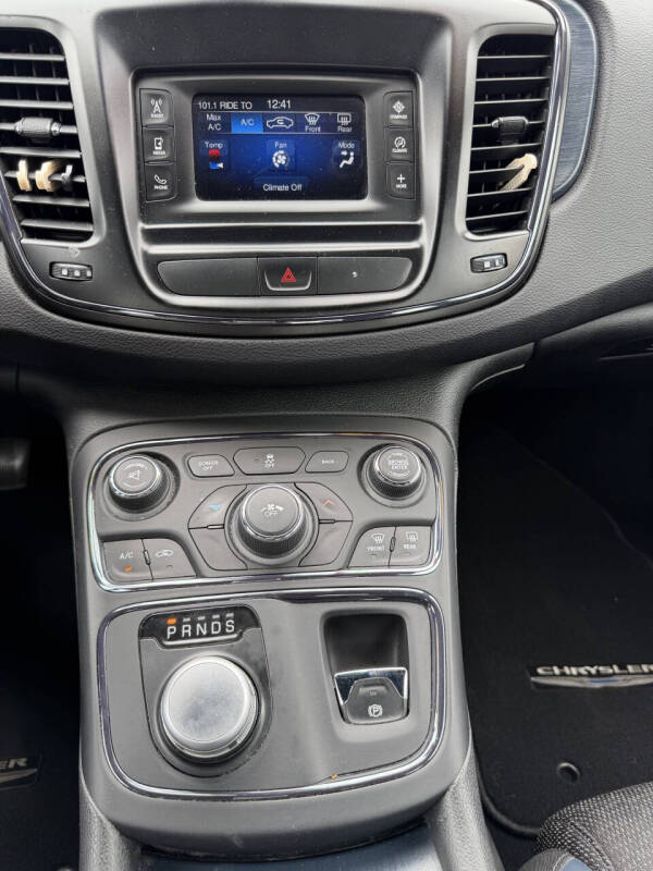 2015 Chrysler 200 S