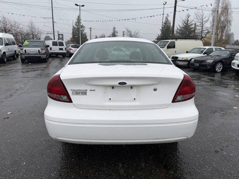 2006 Ford Taurus SE