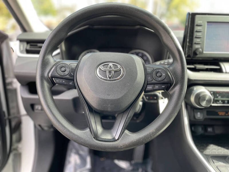 2019 Toyota RAV4 LE