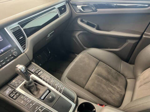 2017 Porsche Macan