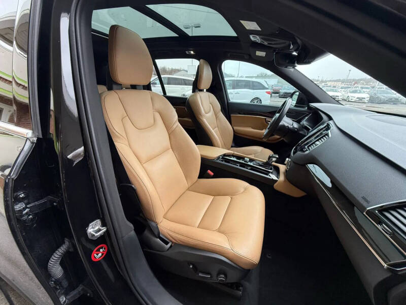 2018 Volvo XC90 T6 Momentum