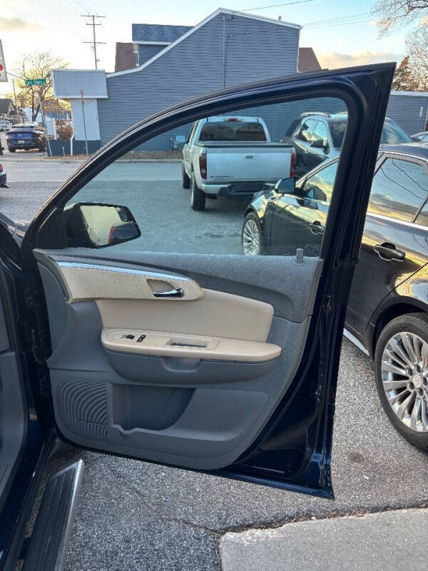 2011 Chevrolet Traverse LT