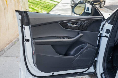 2021 Audi Q8 quattro Premium 55 TFSI