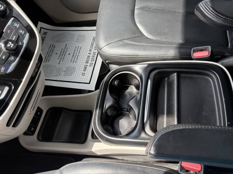 2017 Chrysler Pacifica Touring-L