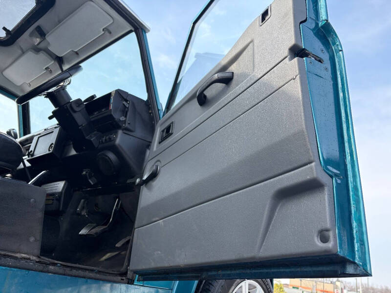 2000 Land Rover Defender