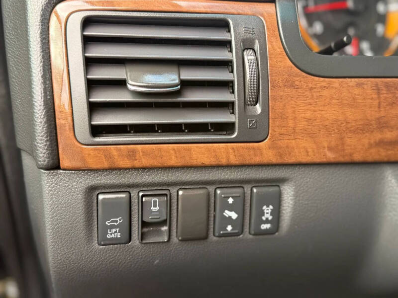 2011 Nissan Armada Platinum