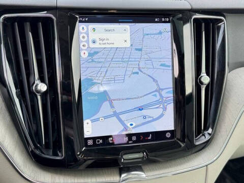 2023 Volvo XC60 B5 Plus Dark Theme