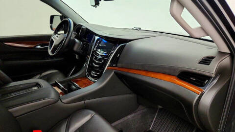 2019 Cadillac Escalade Luxury