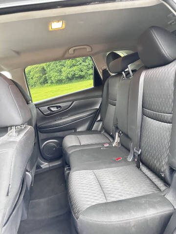 2020 Nissan Rogue SV