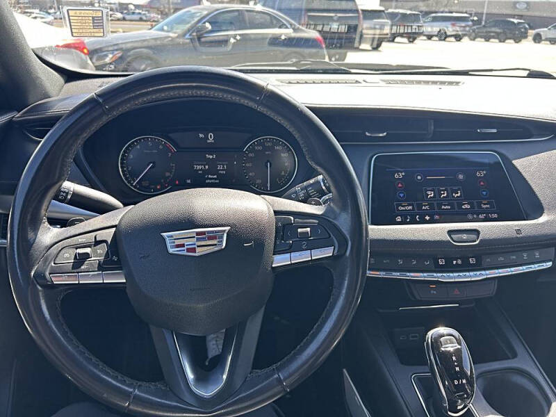 2021 Cadillac XT4 Premium Luxury