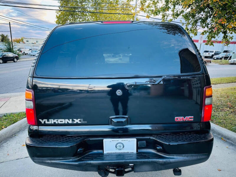 2002 GMC Yukon XL Denali