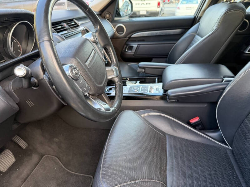 2017 Land Rover Discovery First Edition
