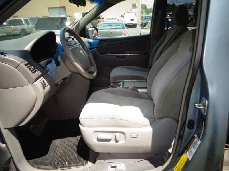 2006 Toyota Sienna LE 7 Passenger