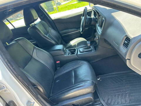 2017 Dodge Charger SXT