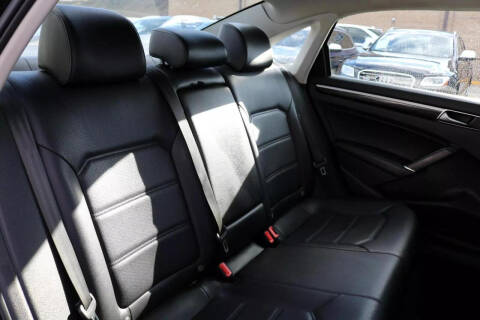 2019 Volkswagen Passat SE R-Line