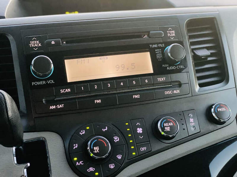 2013 Toyota Sienna L 7-Passenger