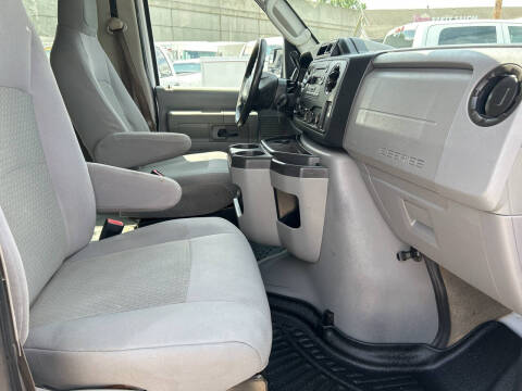 2014 Ford E-Series E-350 SD XLT