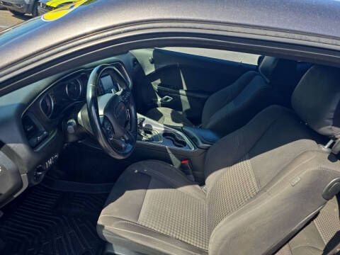 2017 Dodge Challenger SXT