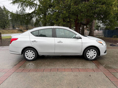 2018 Nissan Versa SV