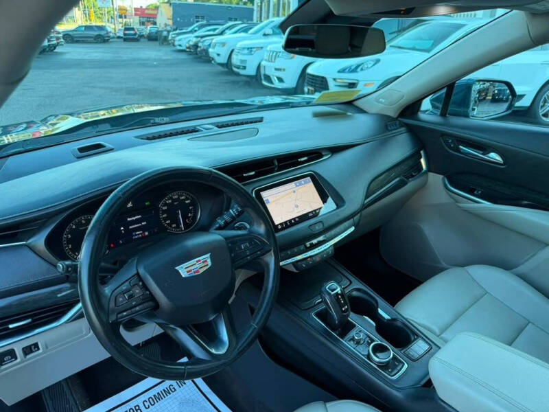 2019 Cadillac XT4 Premium Luxury