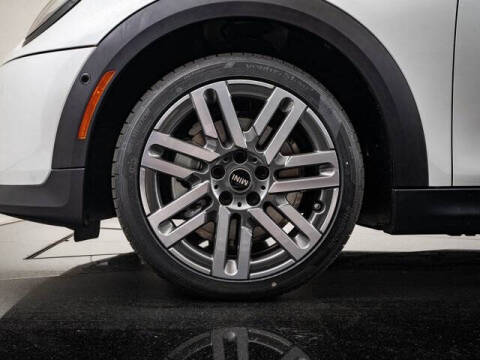 2025 MINI Hardtop 2 Door Cooper Signature Trim