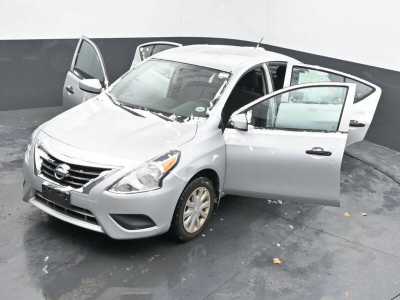 2019 Nissan Versa S Plus