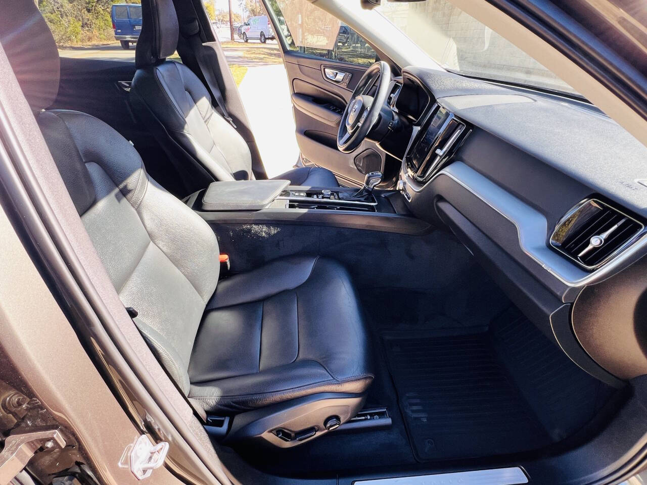 Used Car 2020 Volvo Xc60  T5 Momentum 4dr Suv For Sale Under $20,000 In Austin, Texas