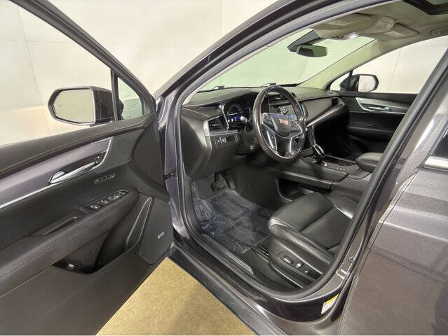 Used 2018 Cadillac XT5 Luxury with VIN 1GYKNDRS9JZ187249 for sale in Madison, WI