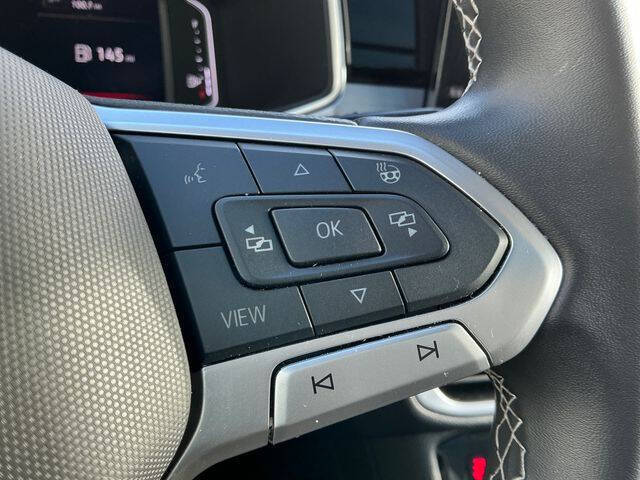 2025 Volkswagen Taos SEL 4Motion