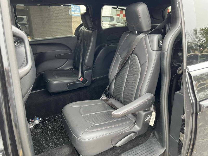 2020 Chrysler Pacifica Touring L 35th Anniversary