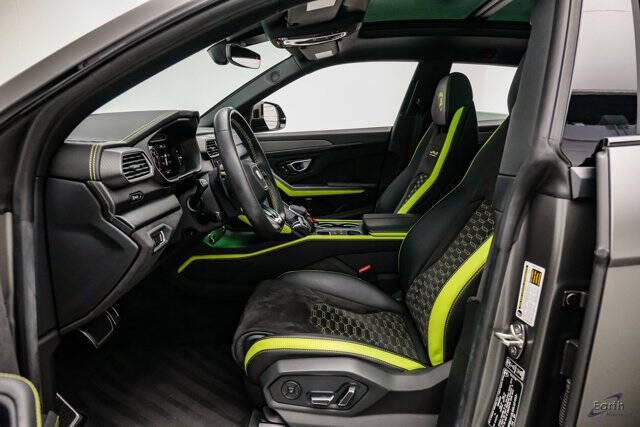 2022 Lamborghini Urus