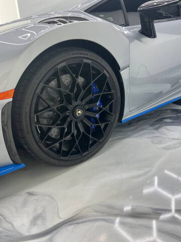 2023 Lamborghini Huracan STO