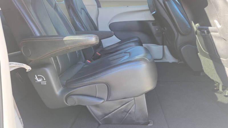 2020 Chrysler Pacifica Touring L Plus