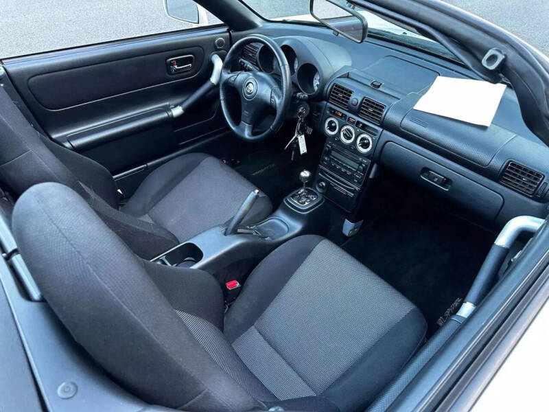 2005 Toyota MR2 Spyder