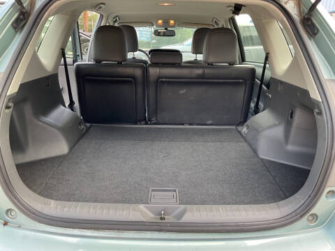 2013 Toyota Prius v Five