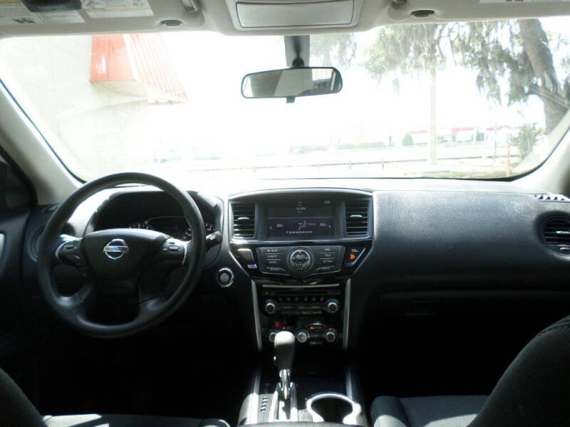 2019 Nissan Pathfinder S