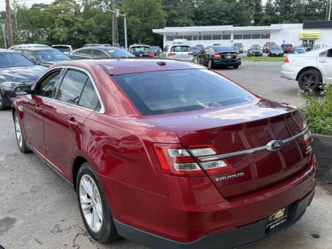 2015 Ford Taurus SEL
