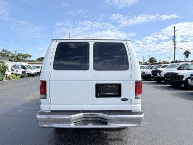 2002 Ford E-Series E-350 SD