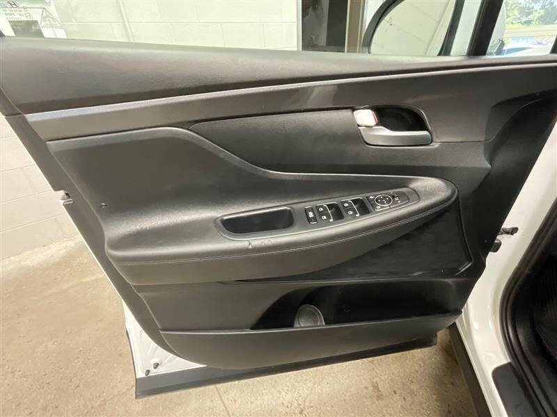 2023 Hyundai Santa Fe SE