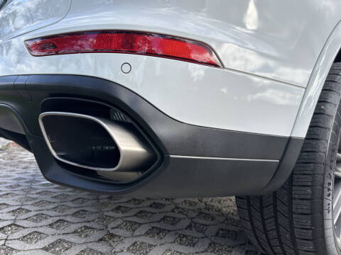 2017 Porsche Cayenne Platinum Edition