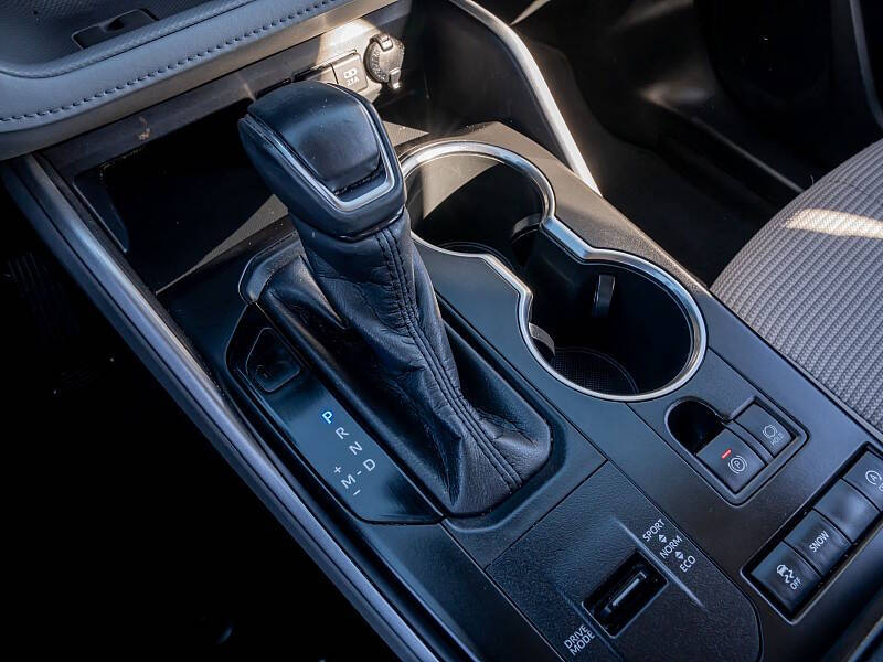 2020 Toyota Highlander LE