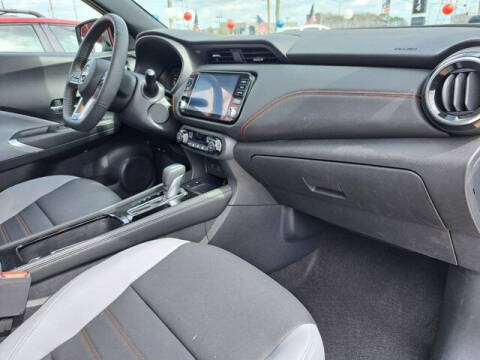 2023 Nissan Kicks SR