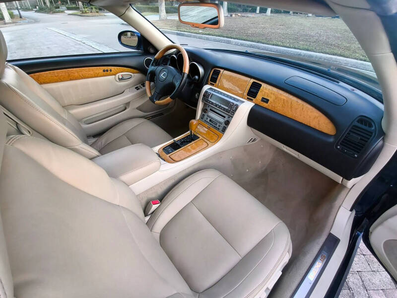 2004 Lexus SC 430
